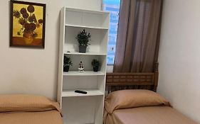 Malvarrosa habitación cómoda y sencilla cerca de la playa